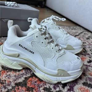 Balenciaga Sneakers Triple S 39